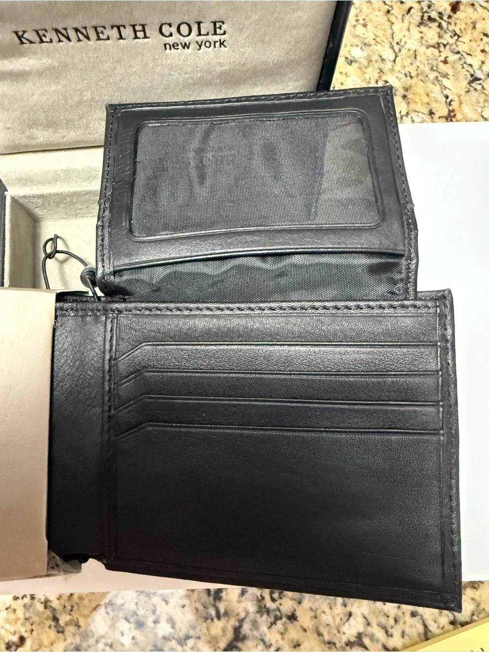 Kenneth Cole Black Leather Wallet and Key Ring Gift Set